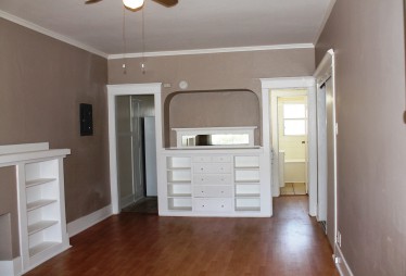 240 Gaviota - Living Room