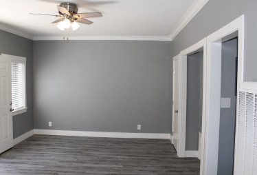 2525 #8 - Living Room