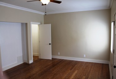 2525 E 10th St #7 - Living Room1