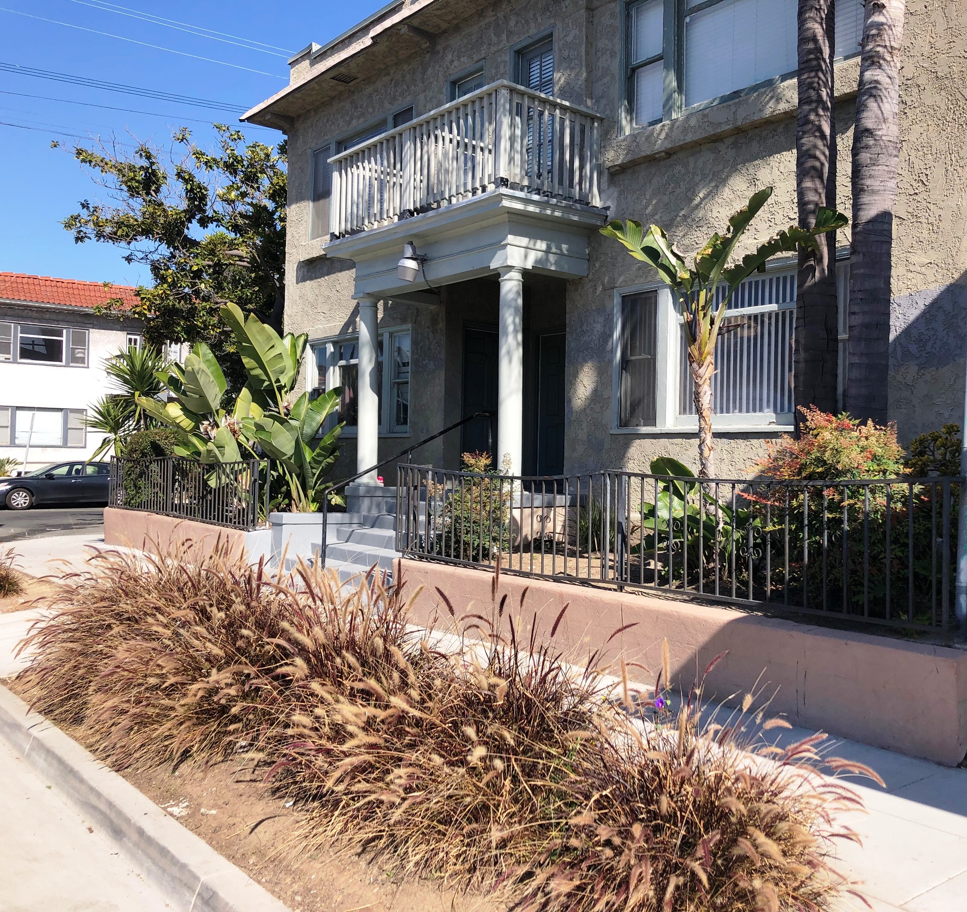 226 Gaviota Building - Front1